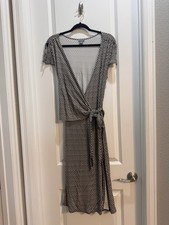 Ann Taylor Loft Brown Print Wrap Belted Dress Size 10 Short Sleeve Vneck Rayon