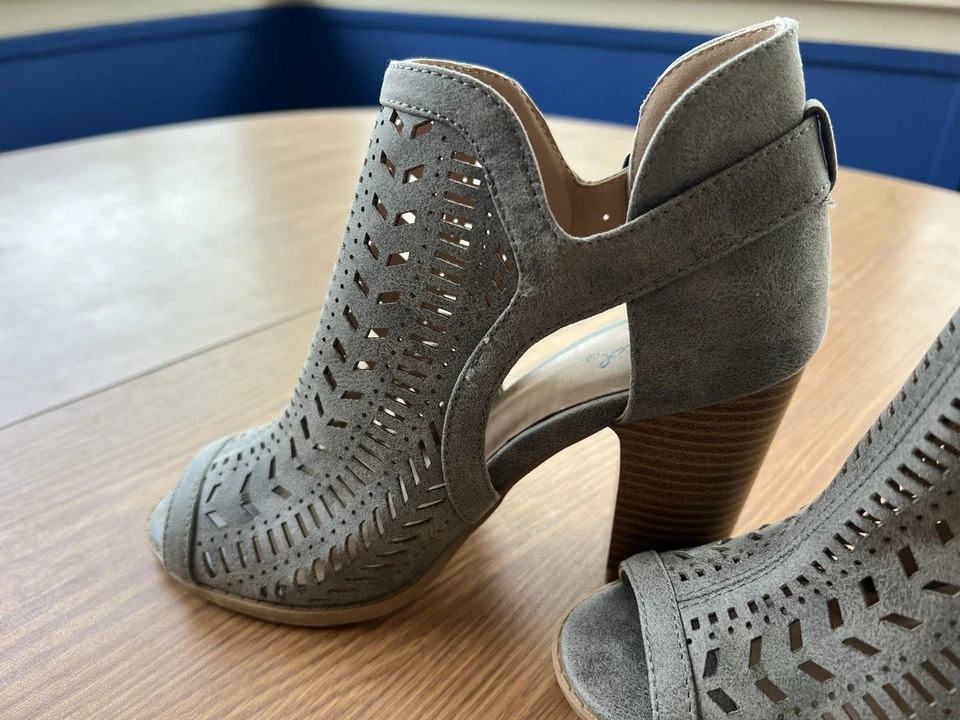 Zapatos gris Qupid para mujer talla: 6 gris malla punta abierta botín tacón bloque nuevos sin etiquetas Foto 4 de 4