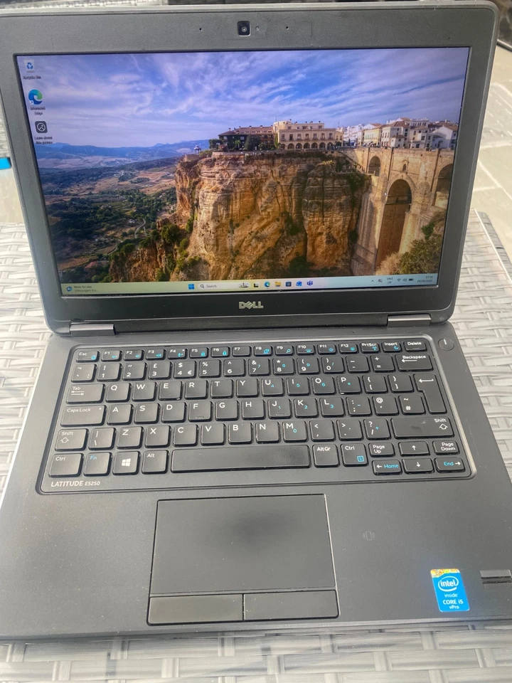 Dell Latitude E5250 · i5-3300U · 8GB · 256GB, photo 1 of 5