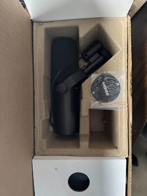Shure Sm7b  With Pre Amp And Xlr Cable Included Only 2.5 Months Old