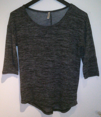 Schwarz/grau mellierter leichter Pulli mit 3/4-langem Arm Gr. S