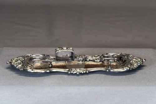 Antique Sheffield Silver-plated Scissor-type Candlewick Trimmer with Tray - Picture 3 of 4
