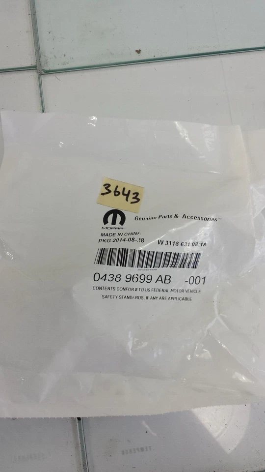 2007-2010 Chrysler Sebring Left Fascia Reflector Bezel OEM Mopar 4389699AB Foto 2 de 4