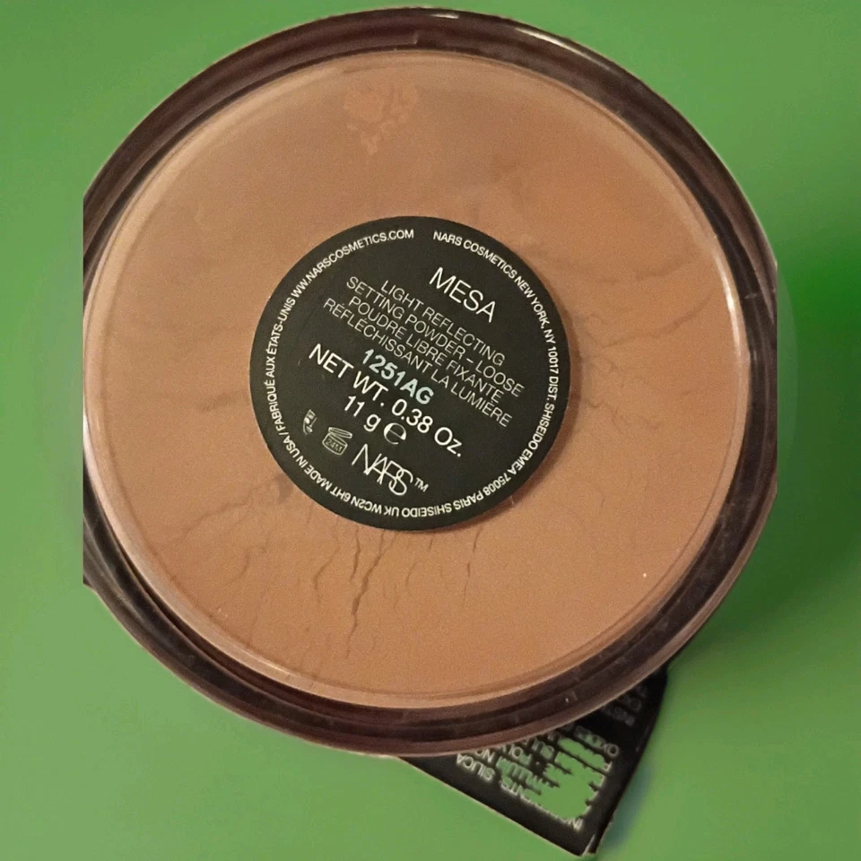 Mesa de polvo suelto reflectante de luz Nars - NUEVO SELLADO Foto 3 de 3