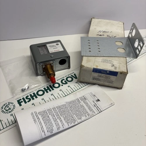 JOHNSON CONTROLS P170AA-400C HEAD PRESSURE FAN CYCLING