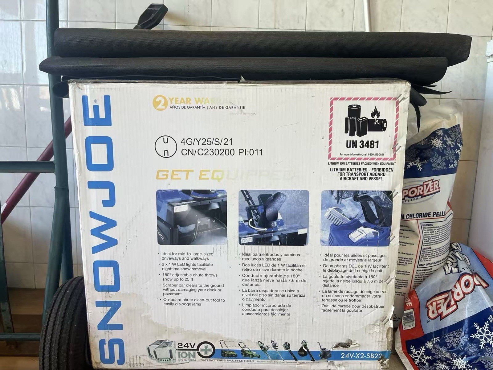 Snow Joe Electric Snow Blower 22-inch 15-Amp Dual LED Light SJ627E