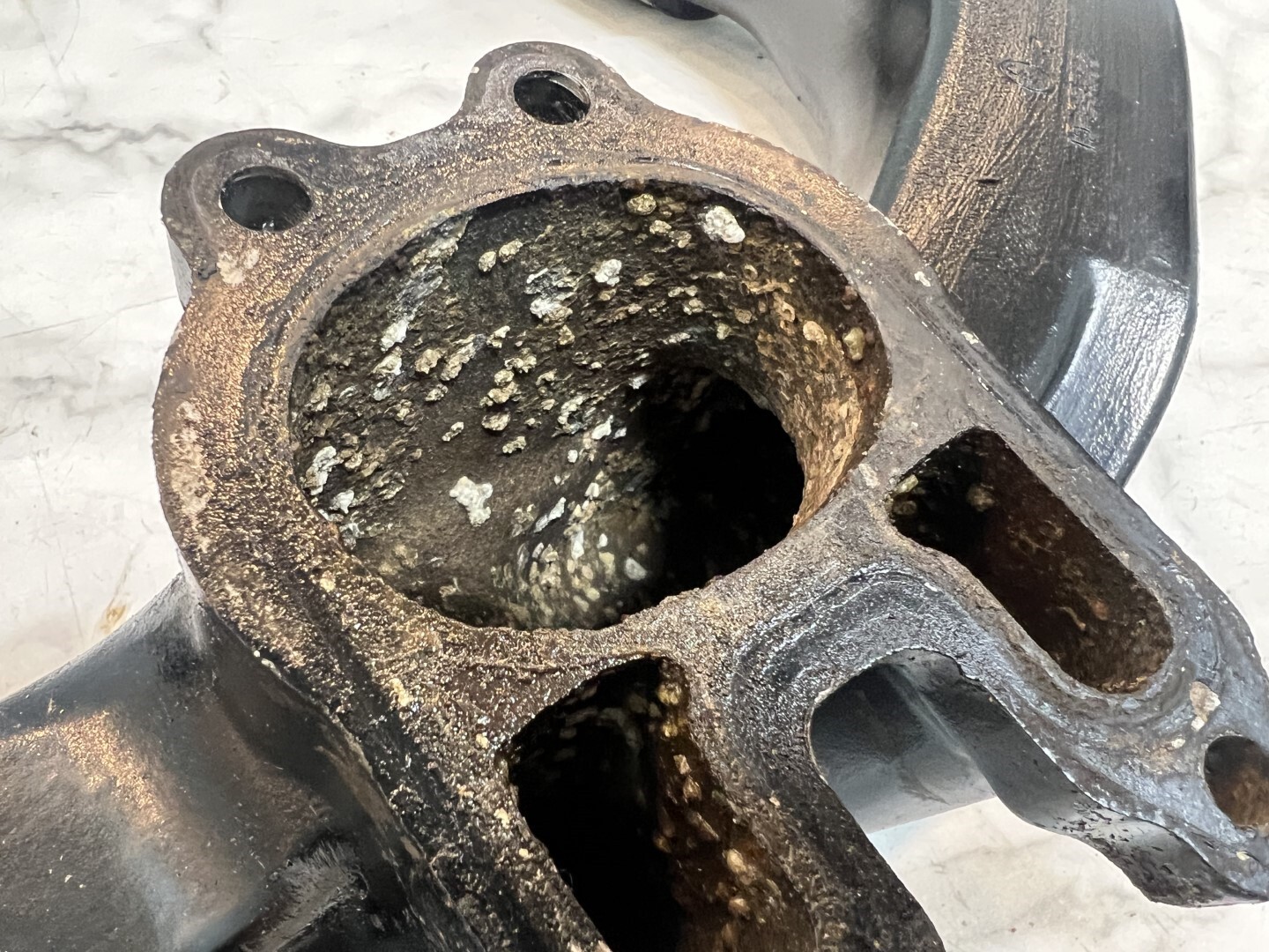 89 Mercury MerCruiser 5.7 L 350 260 HP Boat Engine exhaust Y pipe pipes