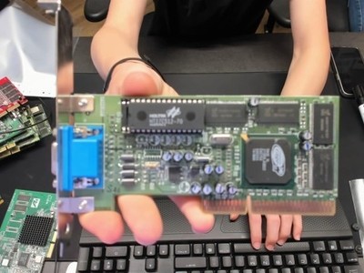 ATI TECHNOLOGIES INC RAGE XL (Expert 98 8 MB AGP) [ID 061]