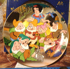 Kenleys Ltd. Boxed Snow White & the Seven Dwarfs Fine Porcelain Plate