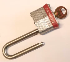 Master Security No. 3 Padlock C w Key / 2” Shackle / Red Border / MTT