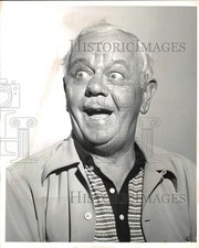 1956 Press Photo Actor Charles Winninger - lrx86139