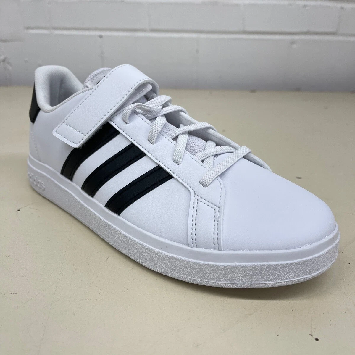 ADIDAS Unisex Big Kid s Grand Court 2.0 Sneaker Shoe GW6521 US7