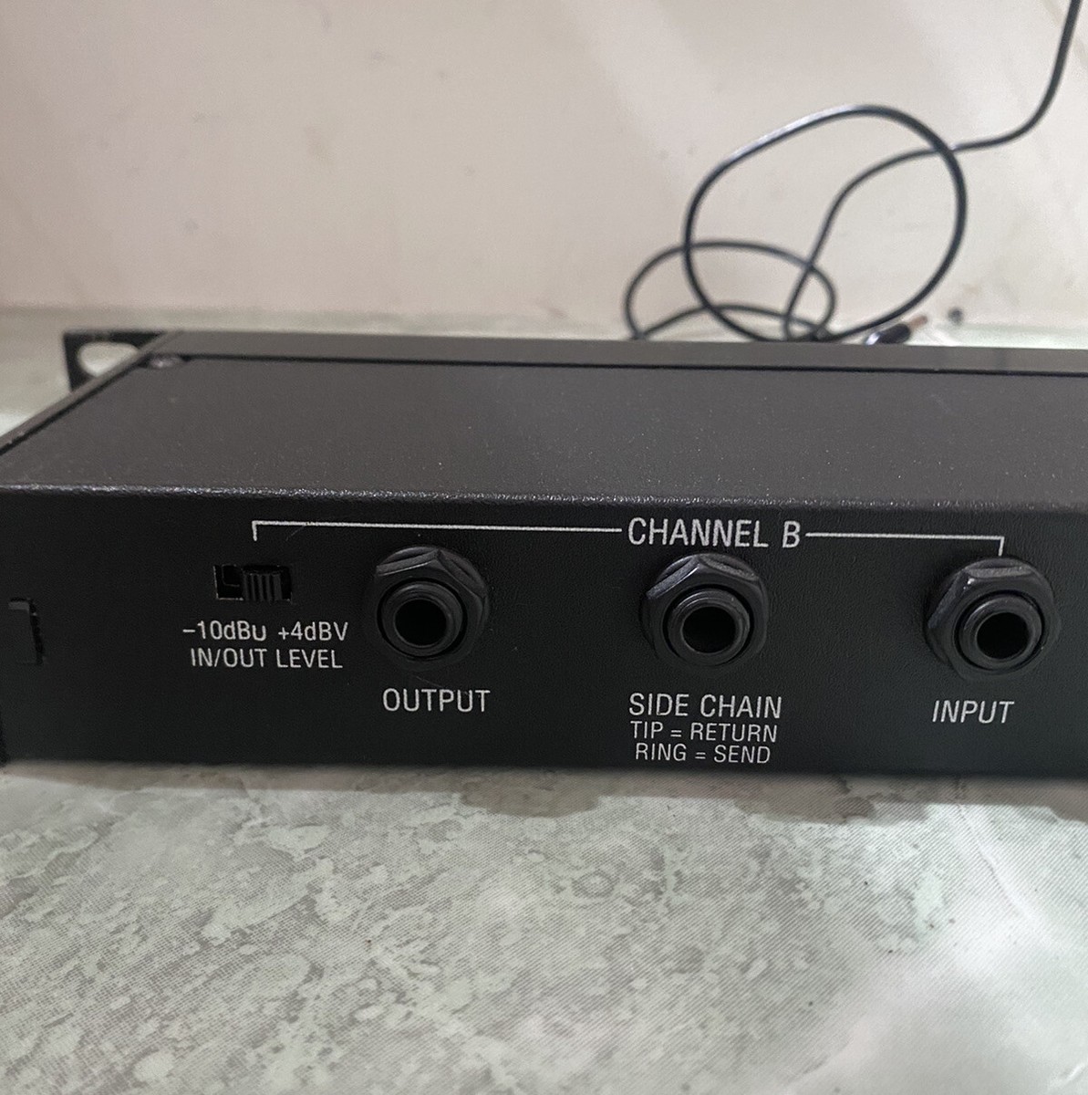 DTM・DAW ALESIS 3630 Comp/Limiter/Gate Alesis 3630 Compressor Limiter with Gate: Why and How I Use