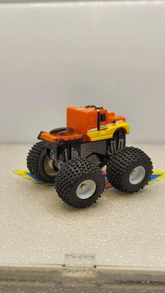 Micro Machines Monster Trucks #46 Boomers Shotgun Kenworth - Image 4 of 4