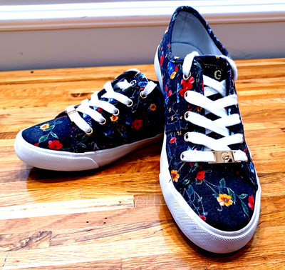 #ad G by Guess GBG Los Angeles Backer Women#x27;s Size 6.5 Navy Floral Shoes $13.95