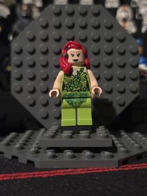 LEGO Sh0010 DC Super Heroes Poison Ivy, Hair Over Shoulder Minifigure 