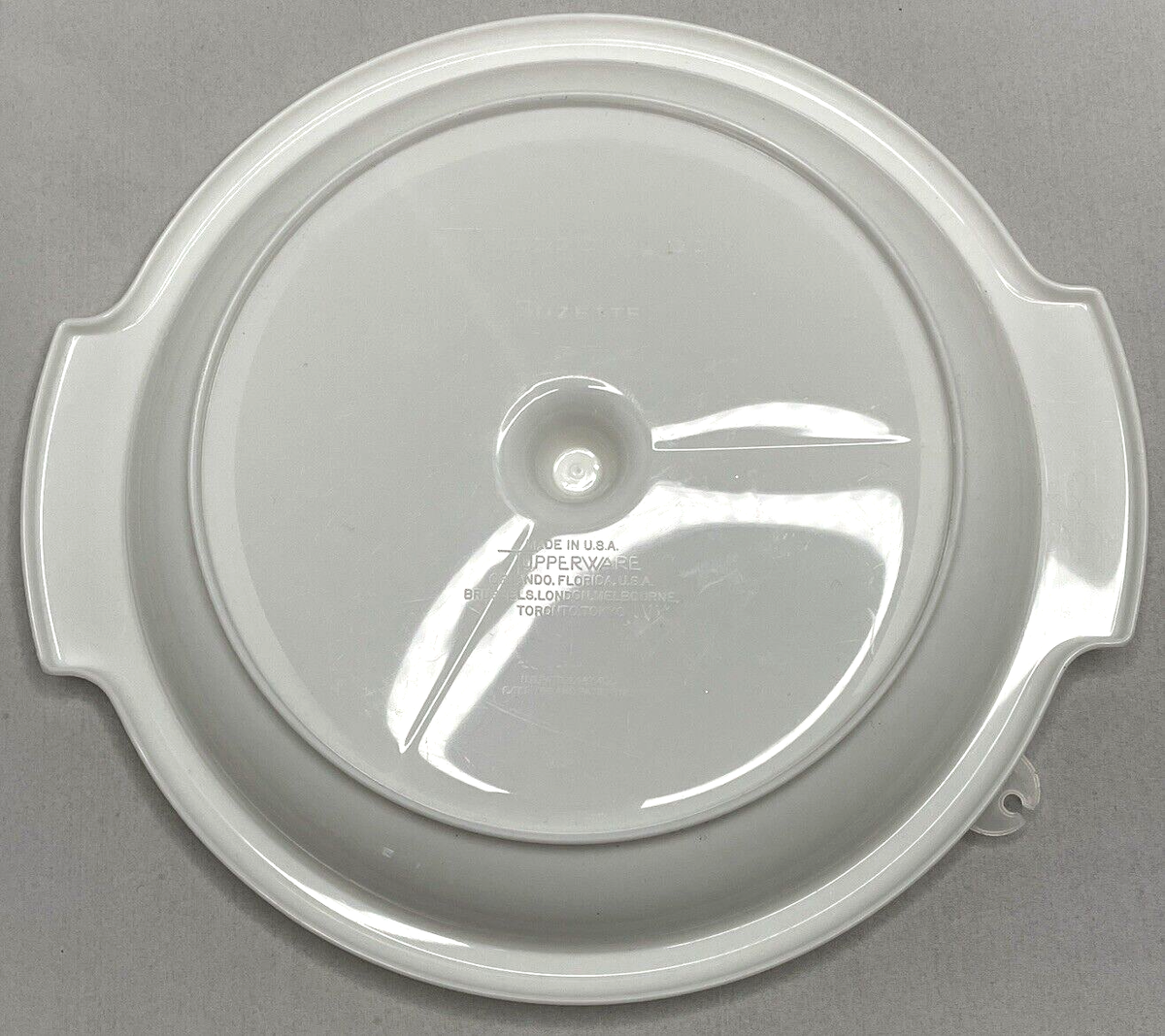 VTG Tupperware White Suzette 608-11 w/Tupper Seal Clear Lid 229-12