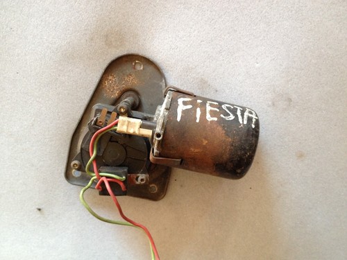 WM21/   Ford Fiesta 1 2 Mk I II  Scheibenwischermotor Wischermotor