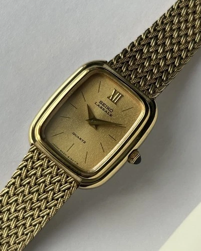 RARE Vintage Womens Seiko Lassale Ultra Thin 8420-5139 Gold Watch Near MINT