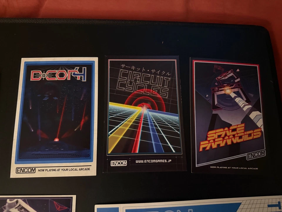 ARCADE AID Disney Tron Legacy ARG Flynn Lives 2010 postales boleto pegatina Ares Foto 3 de 4