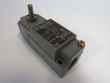 Cutler-Hammer E50SA Limit Switch SER A1 W/E50DL1 Operating Head USED