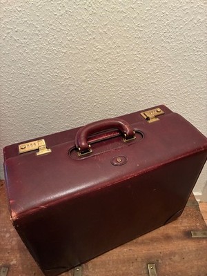 Vintage Etienne Aigner Leather Briefcase Doctor Bag Italy Burgundy Brass Locks