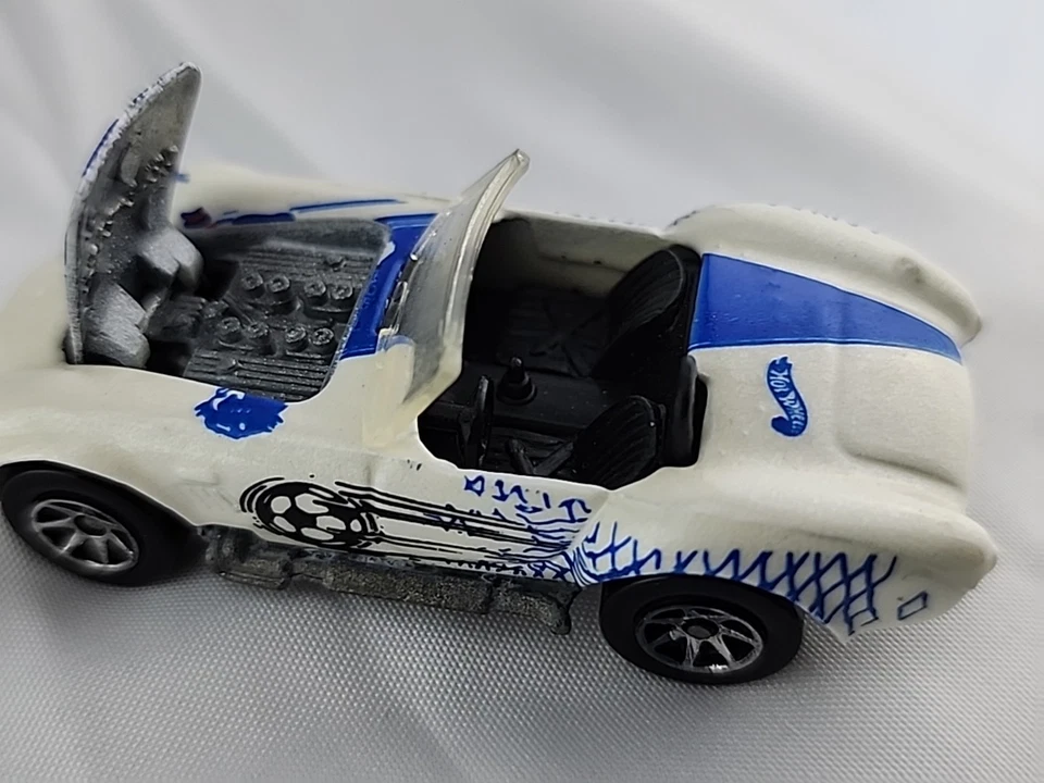1965 Shelby Cobra родстер белый Hot Wheels Ford масштаб 1/64 A1 - Изображение 4 из 4