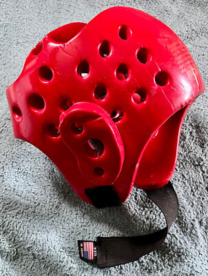 Sparing helmet Soft shell red padded youth size Steve LaVallee Karate Macho #3SR