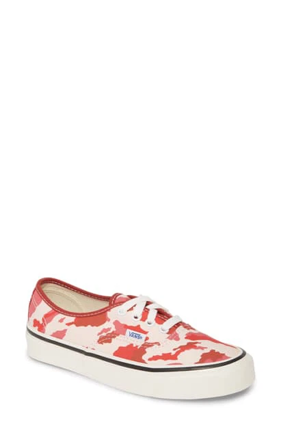 red camo vans