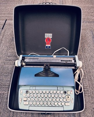 SCM Smith Corona Cougar Automatic 12 Portable Typewriter W/Case Tested