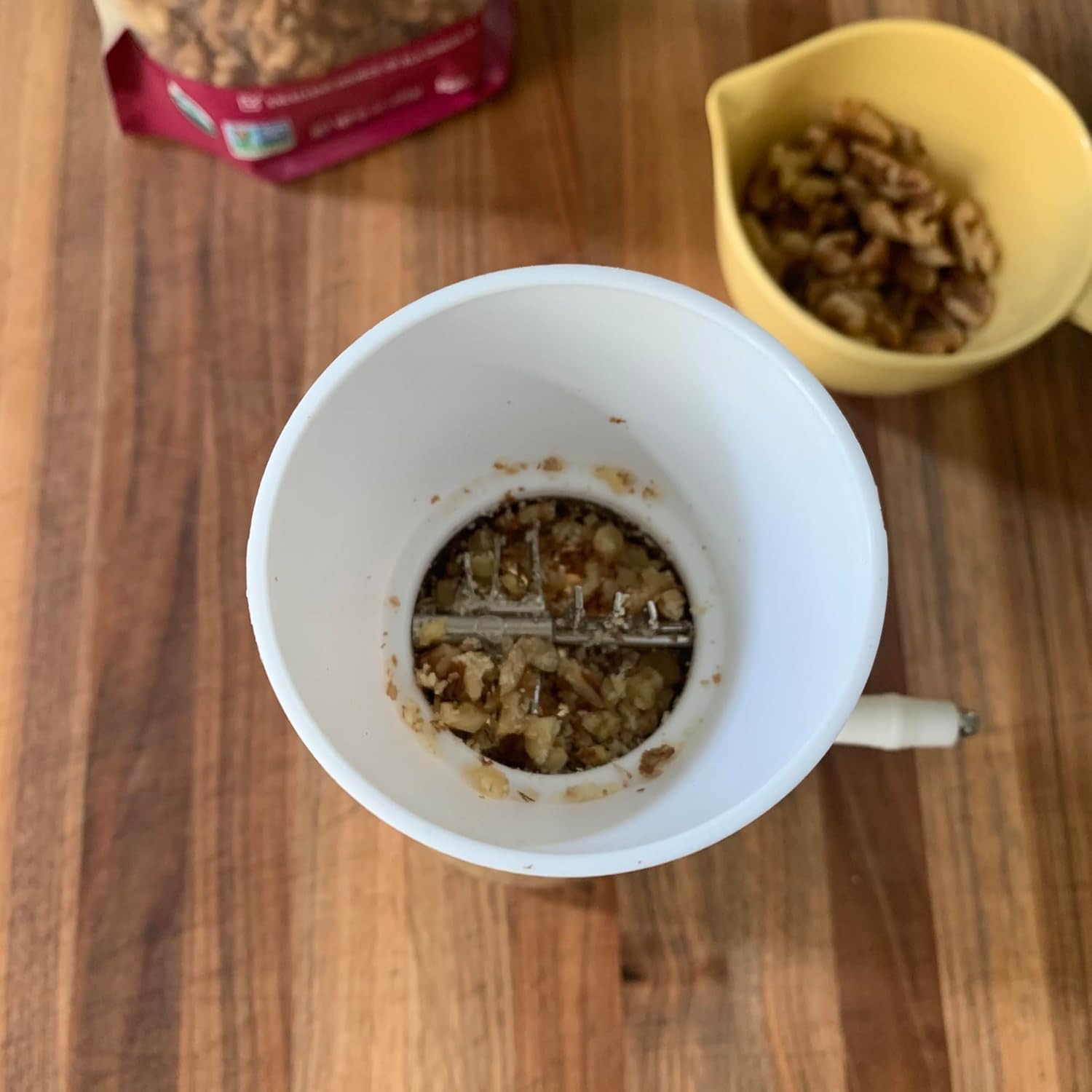 5716 Hand Crank Nut Chopper/Grinder, 7.5 Inches White, Classic Design, Easy to u