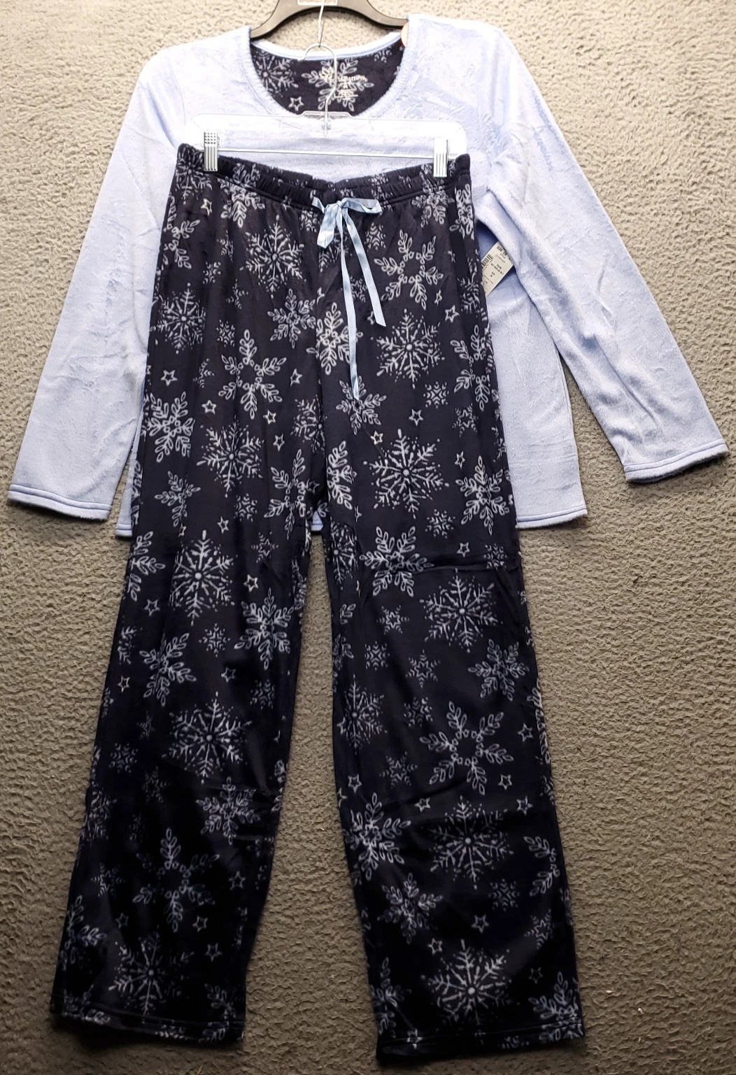 Croft & Barrow 2 Piece Pajama Set Womens Medium Multi Faux Fur Soft Long Sleeve
Opens in a new windo