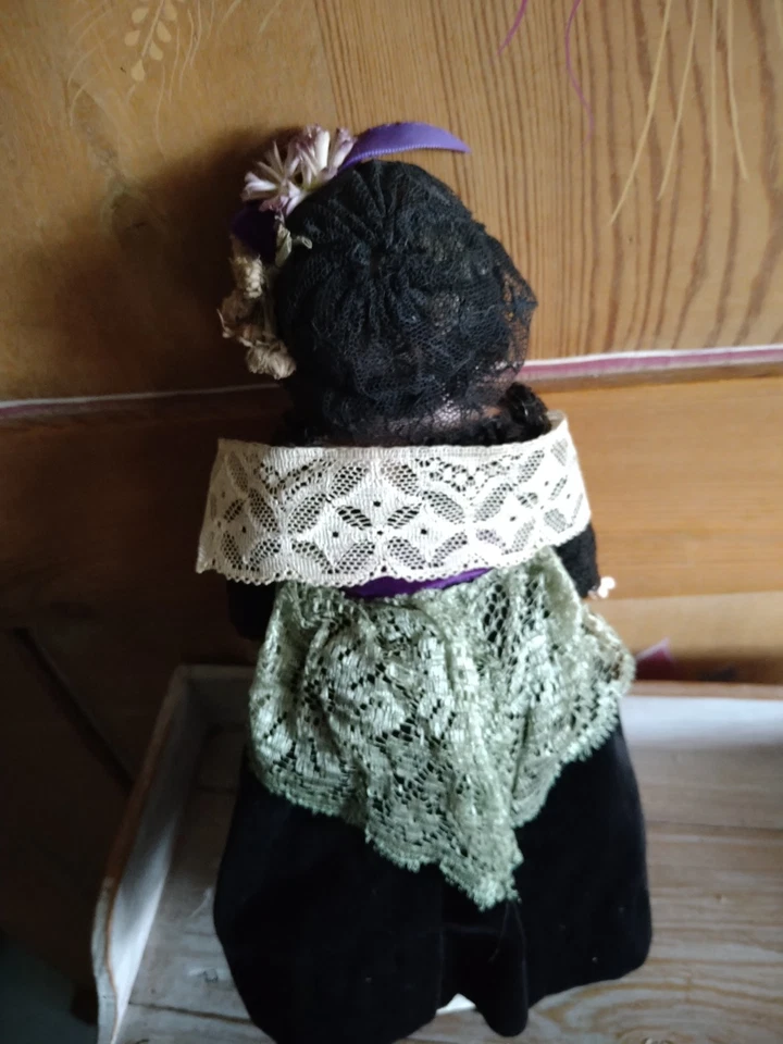 Poupée ancienne en cire - Photo 4/4