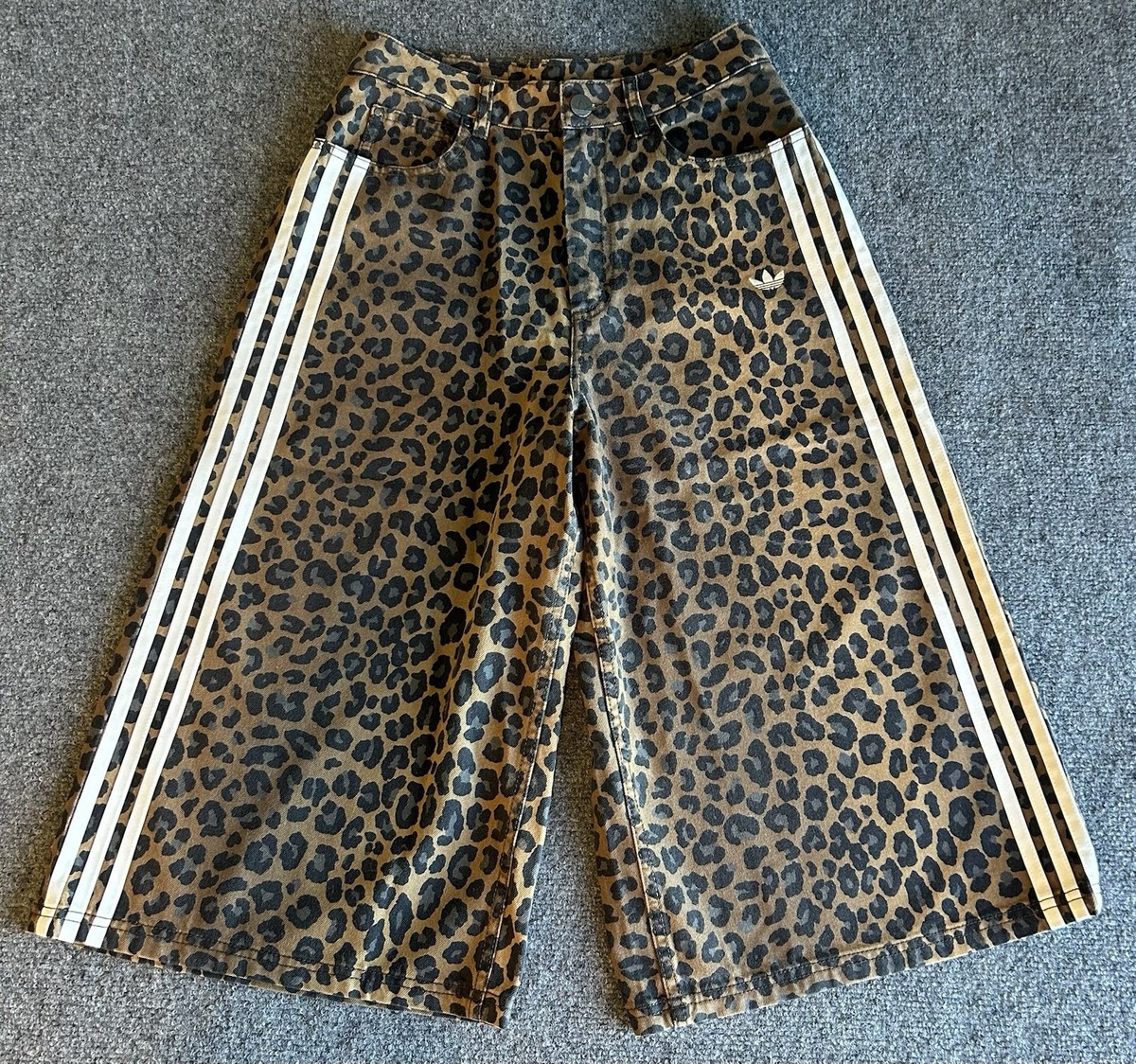 ADIDAS ORIGINALS Denim Bermuda Shorts/Pants Leopard Sz. 27 F0103