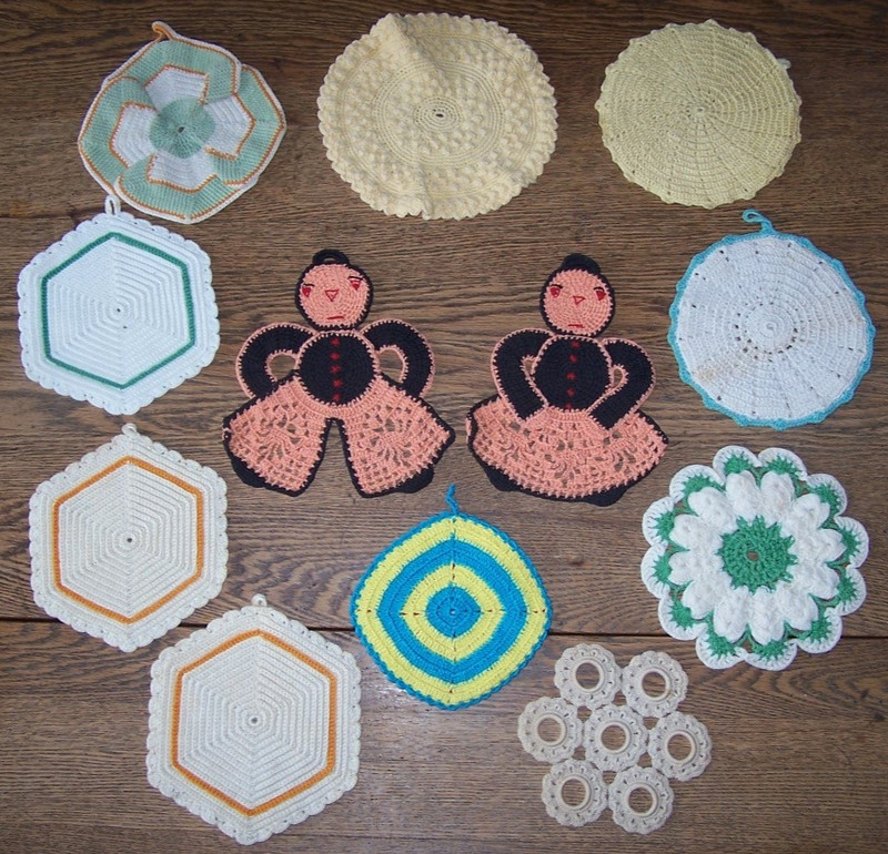 12 Vintage Mixed Lot Hand Crocheted Potholders/Ma & Pa People/Doilies/Flowers
