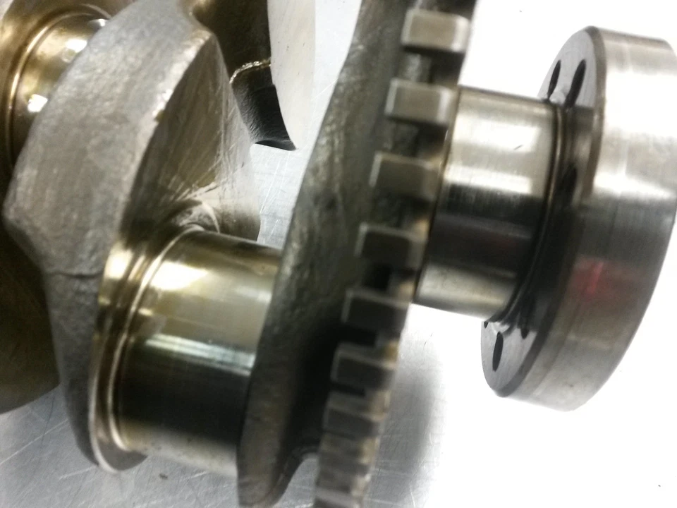 Cigüeñal estándar desde 2016 Chevrolet Malibu Limited 2,5 Foto 2 de 4