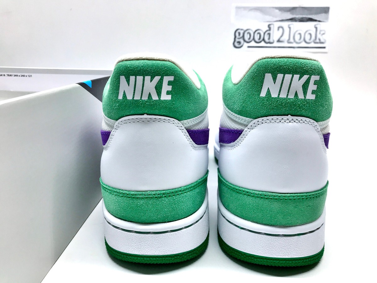 NIKE ATTACK WIMBLEDON WHITE/HYPER GRAPE-COURT GREEN SIZE 
