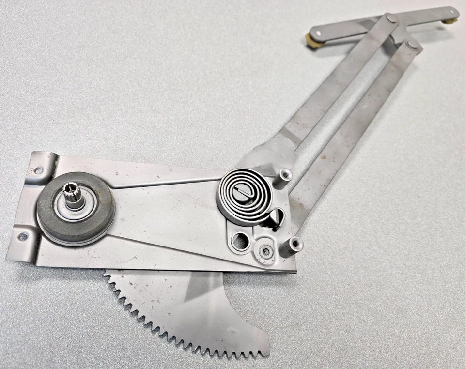 REGULADOR VENTANA MANUAL PUERTA PASAJERO PORSCHE 911 912 ORIGINAL MUY BONITO 4/1967 Foto 2 de 4