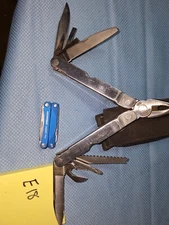 Leatherman SUPER TOOL   BONUS PS4 SQUIRT     DISCONTINUED   LOT E18