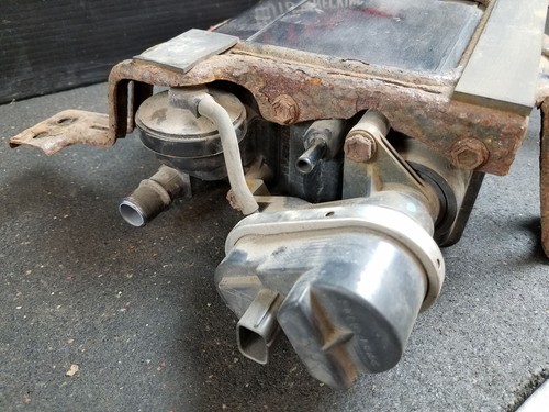 2005 SCION TC Fuel Gas Charcoal Vapor Evaporator Evap Canister System 2.4 - Picture 8 of 9