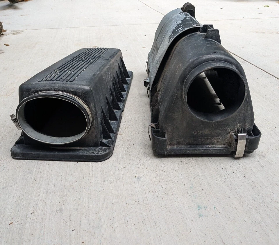 Caja limpiadora de admisión de aire BMW 7 Series E32 87-94 3,5 L genuina OEM Foto 4 de 4