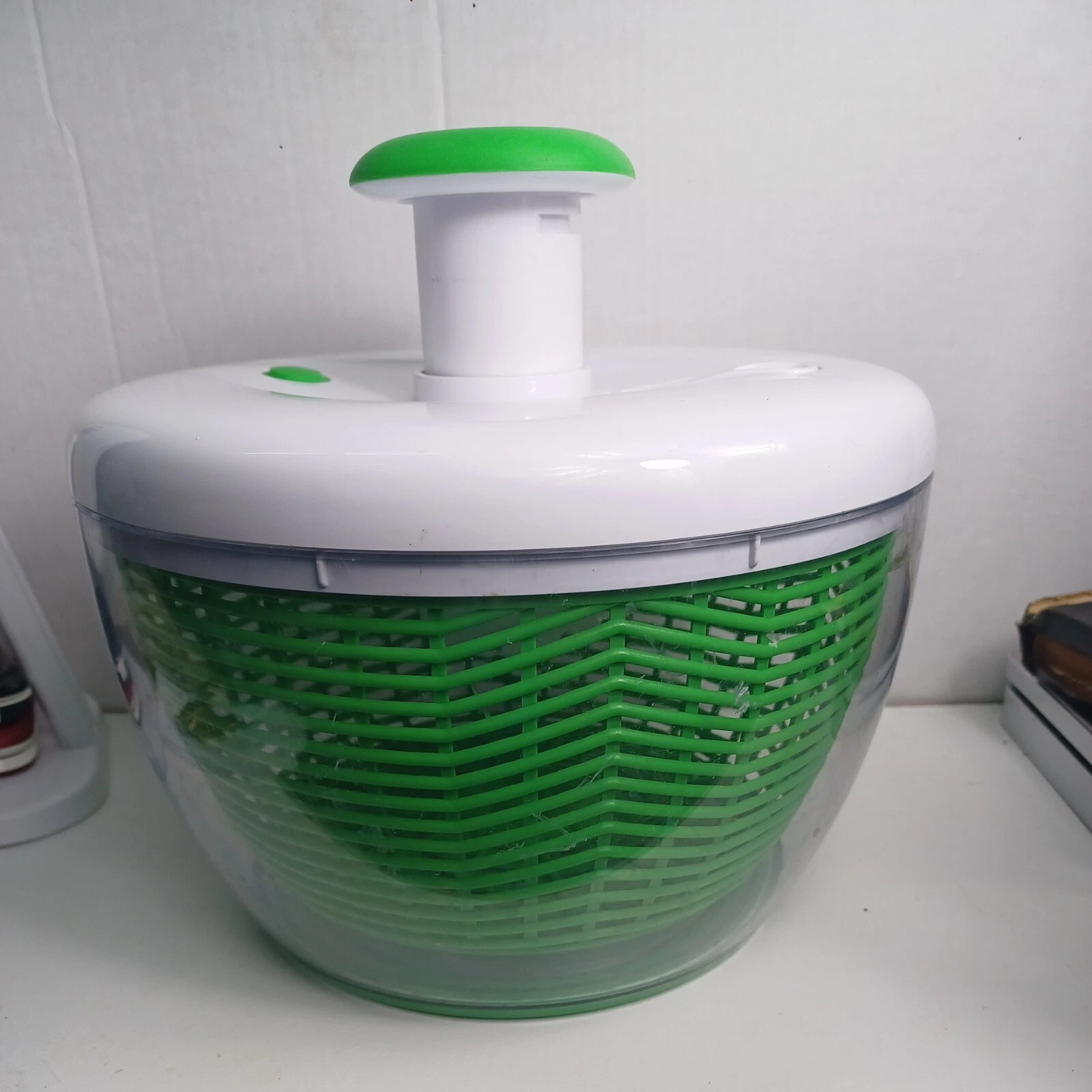 Pro Pump Spinner With Bowl, Colander & Built in draining System 6.6 Quart, Green