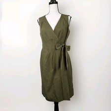 Banana Republic Wrap Dress 4 Quiet Luxury Minimalist Romantic Office Chic 2910