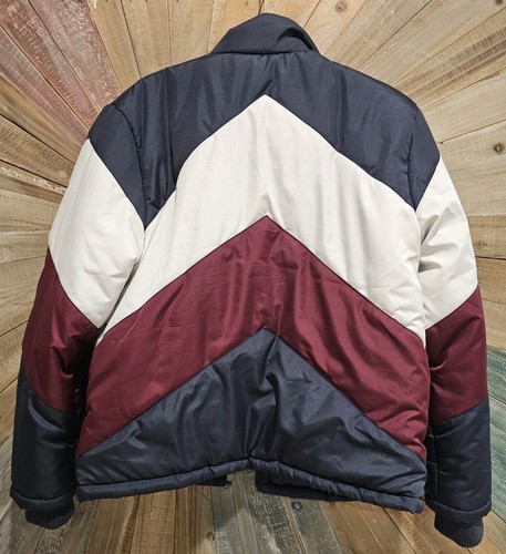 Atom Navy Blue Chevron Color Block Puffer Jacket By The Fifth Label, Size Small - Bild 8 von 9