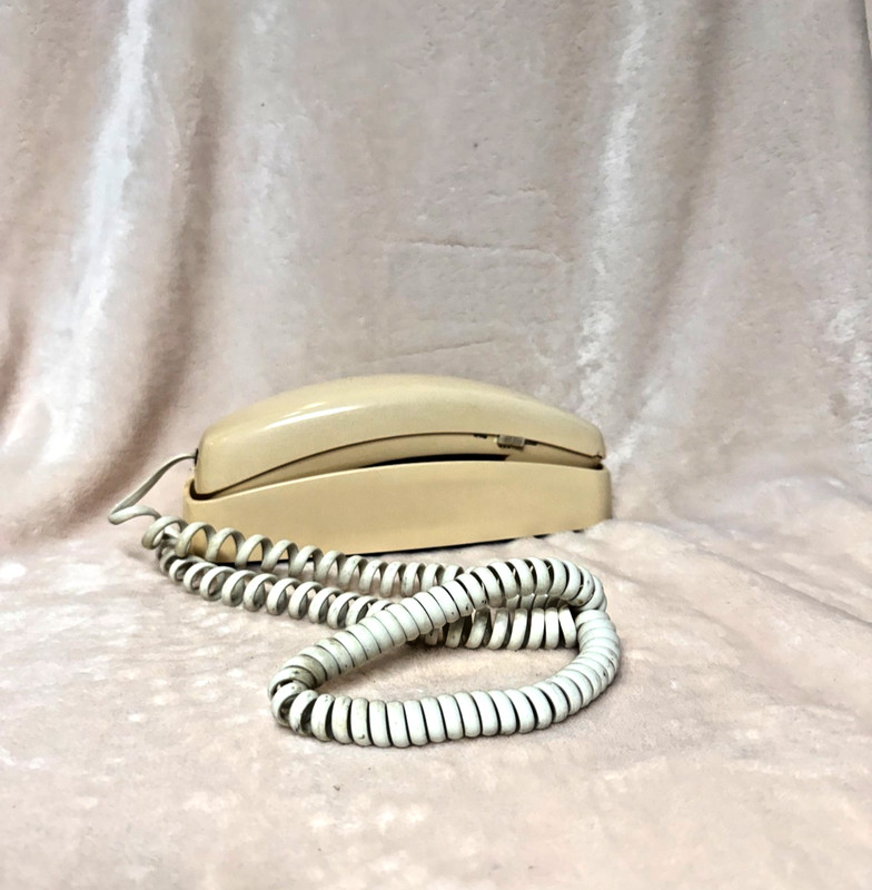Vintage AT&T Trimline 210 Telephone Push Button Landline Wall Phone Beige