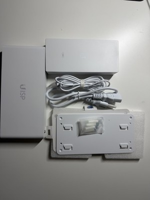 Ubiquiti UISP Router UISP-R Gigabit PoE Router 8-Port GbE SFP MicroPoP Open Box