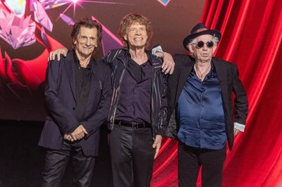 Ronnie Wood, Mick Jagger and Keith Richards pose for a photocall at th- Photo 2