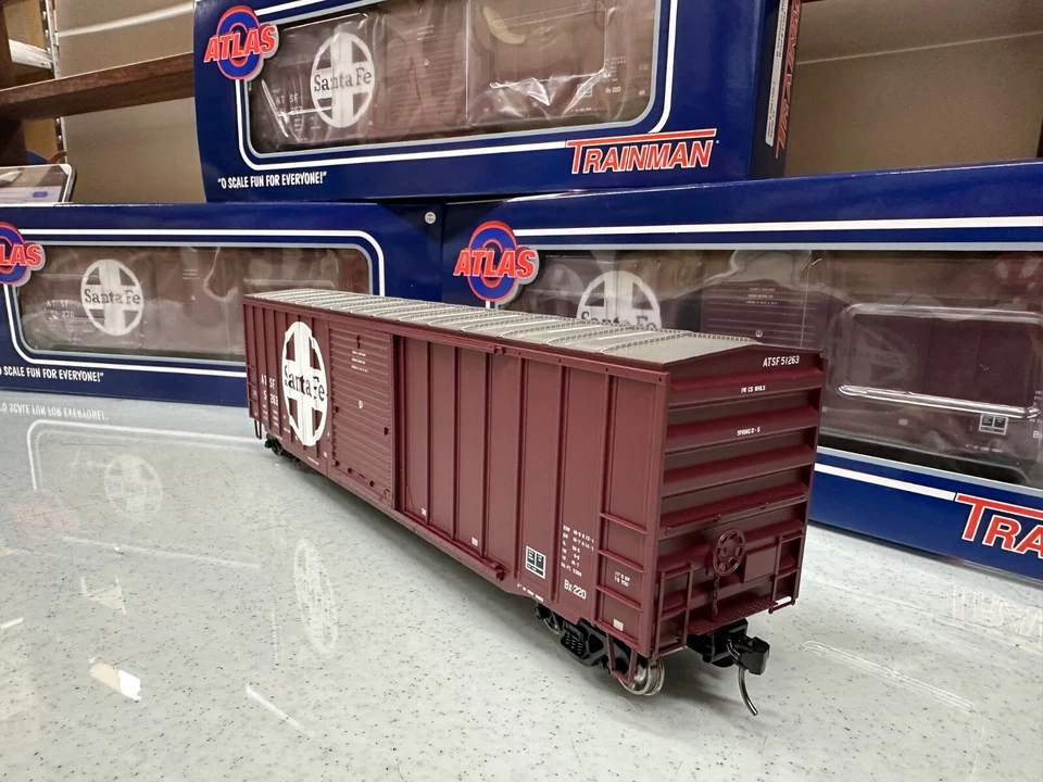 Atlas Trainman 2001190 ACF 50’ 6” Boxcar Santa Fe O 2 Rail NEW - Image 2 of 4