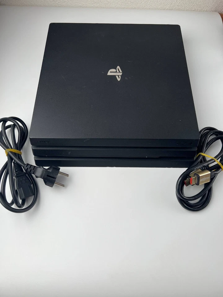 Sony PlayStation 4 Pro, foto 1 di 5