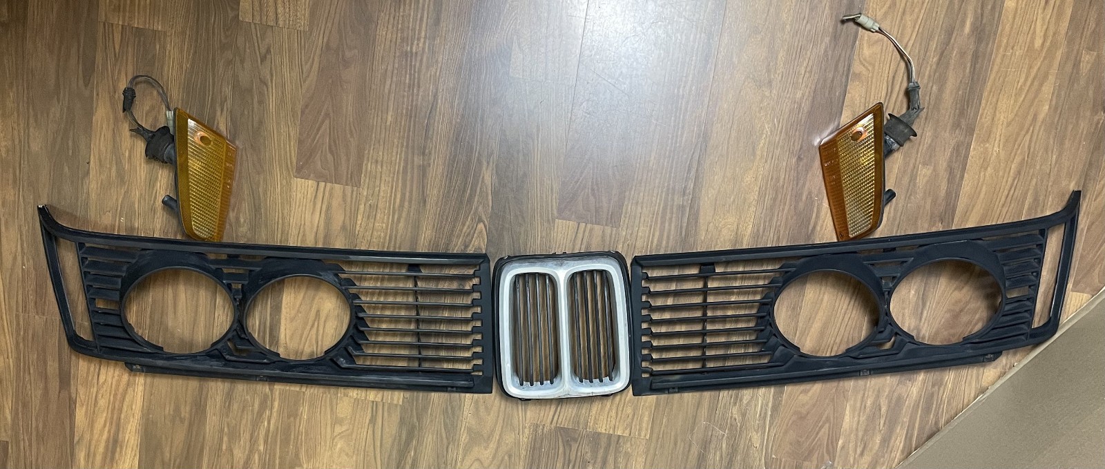 1977-1983 BMW E21 320i Center grille & Headlight Grilles w/ 